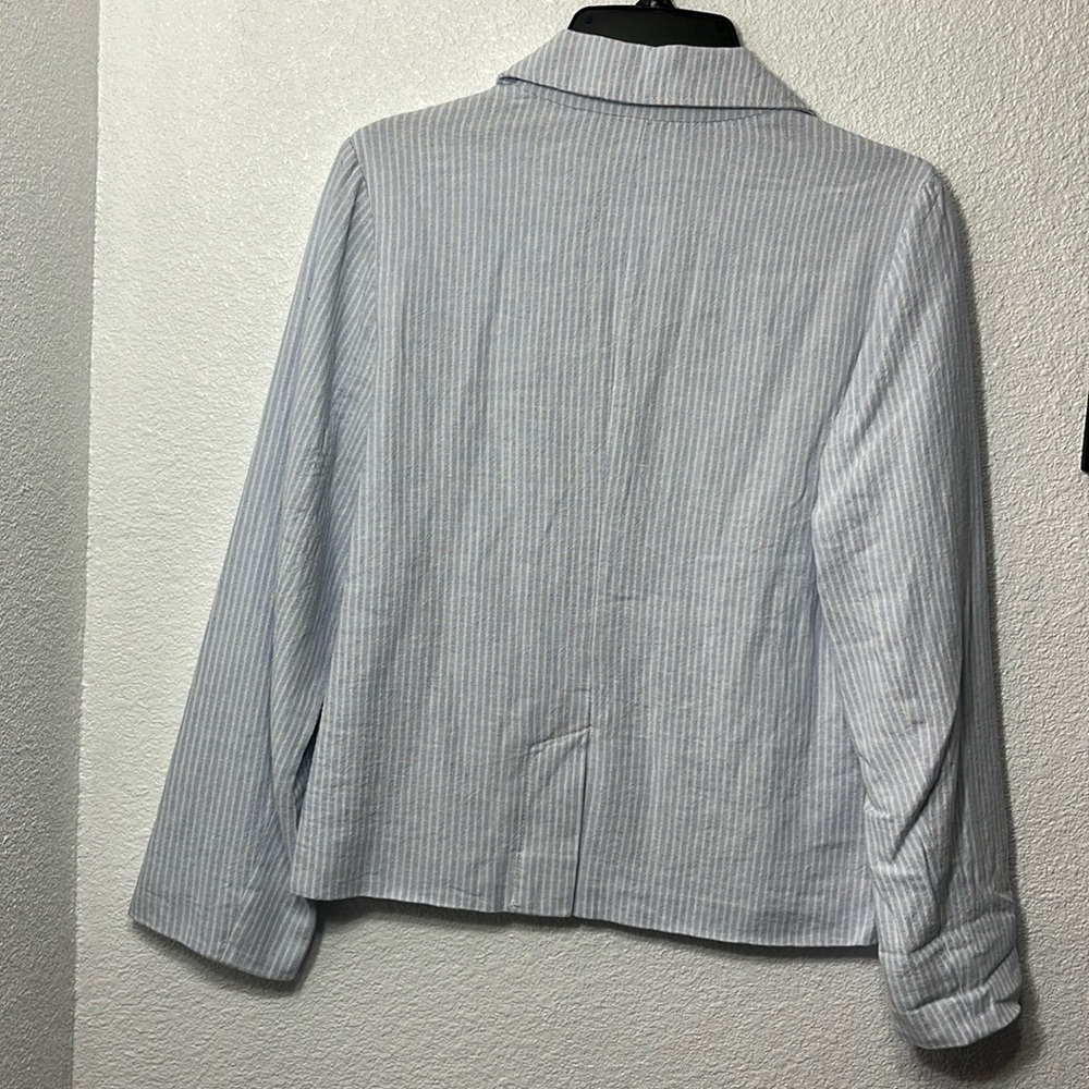 New - Picture 2 of 8